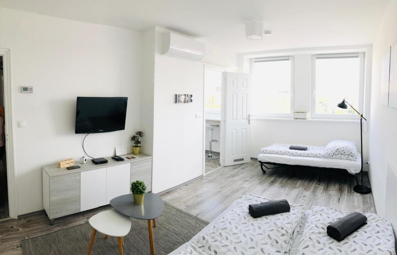 Central Apartments Veszprem Exterior photo